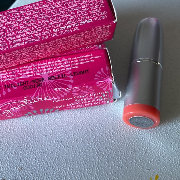 COPY - New Mary Kay Lucious Color Lipstick - Pink Twilight - Picture 2 of 4